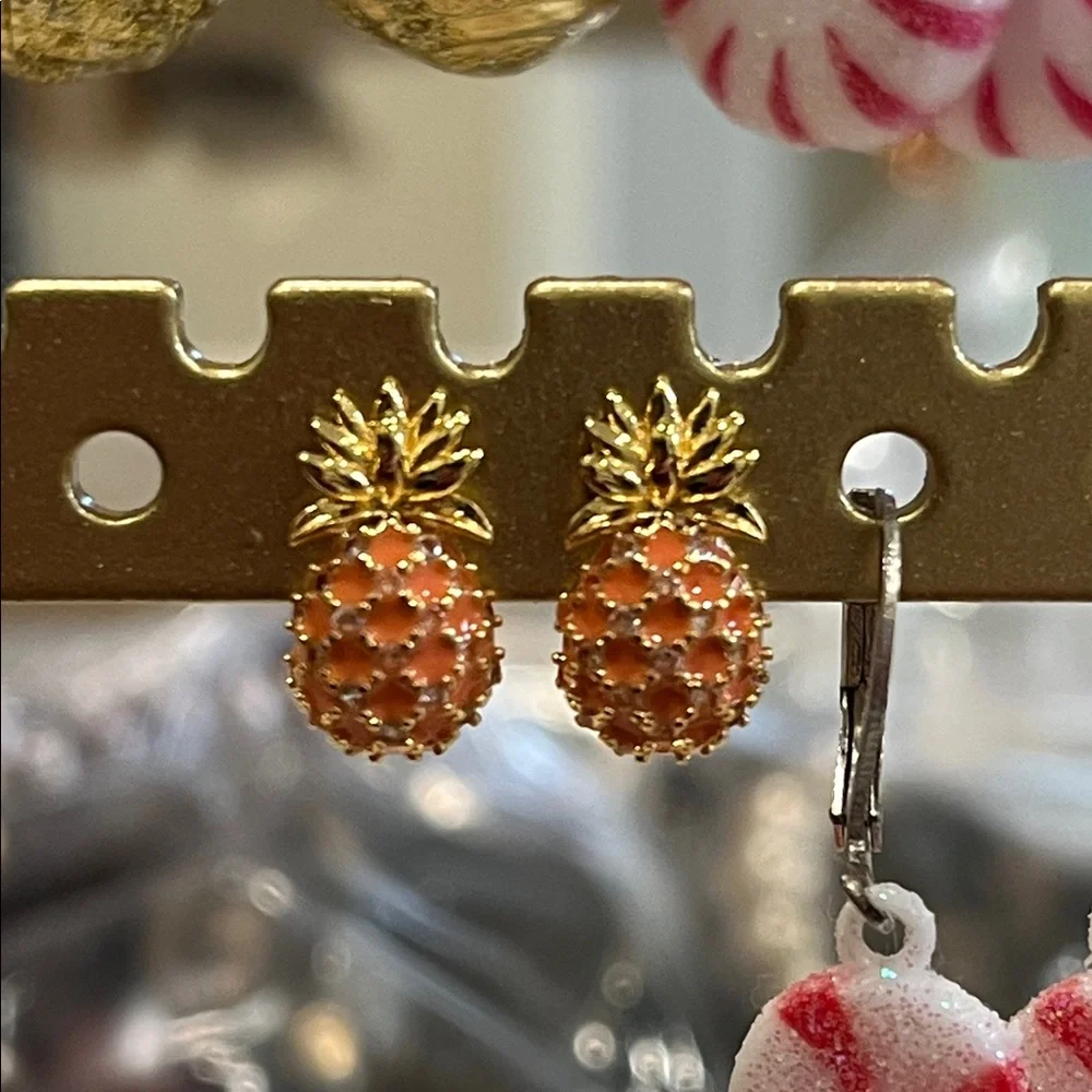 NWT Women’s 18K Gold Plated Pineapple Crystal Studs